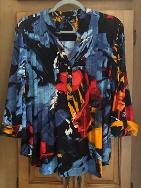 New Directions Petite Pleated Abstract Top PXL
